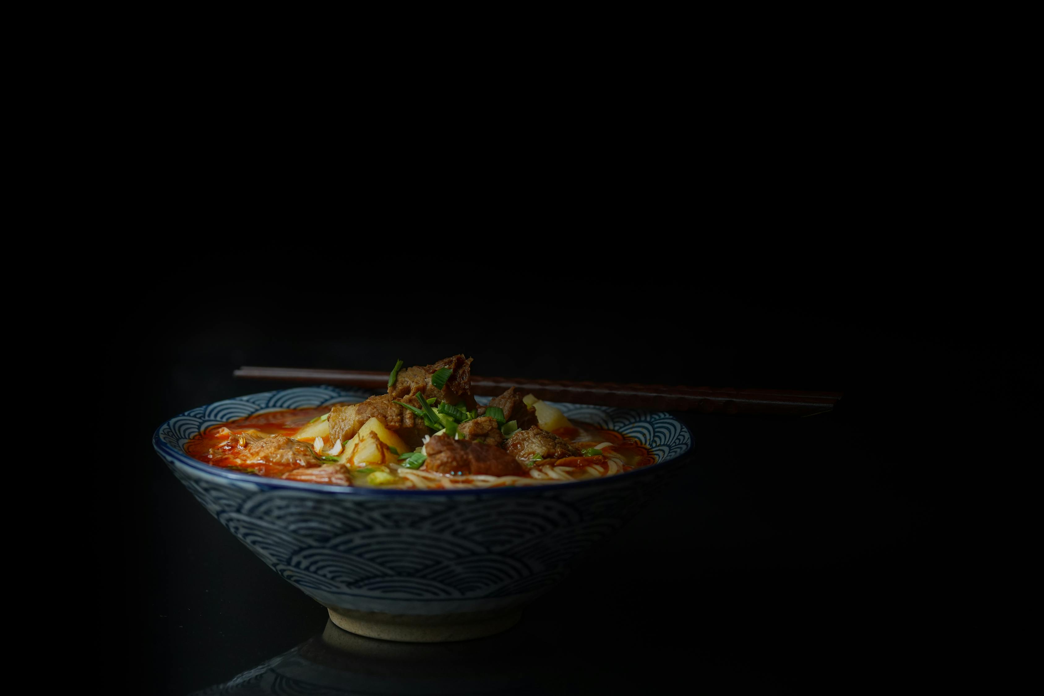 林芝市区美食攻略（林芝名吃美食一条街）