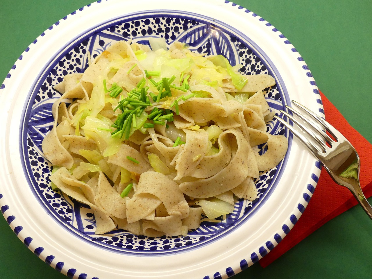 舌尖上的乡愁，特色美食中的文化密码